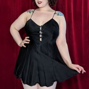 Vintage Frederick's of Hollywood 100% silk chemise with button detail